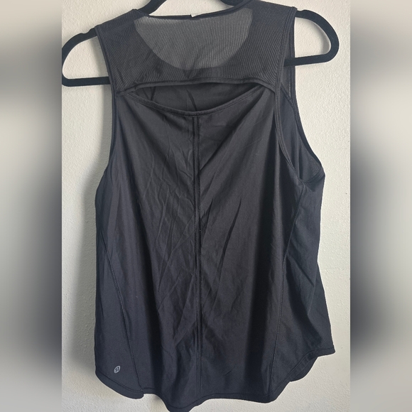 Bundle of Three (3) Women's Lululemon Sculpt Mesh Keyhole Reflective Tank Tops - Picture 15 of 16